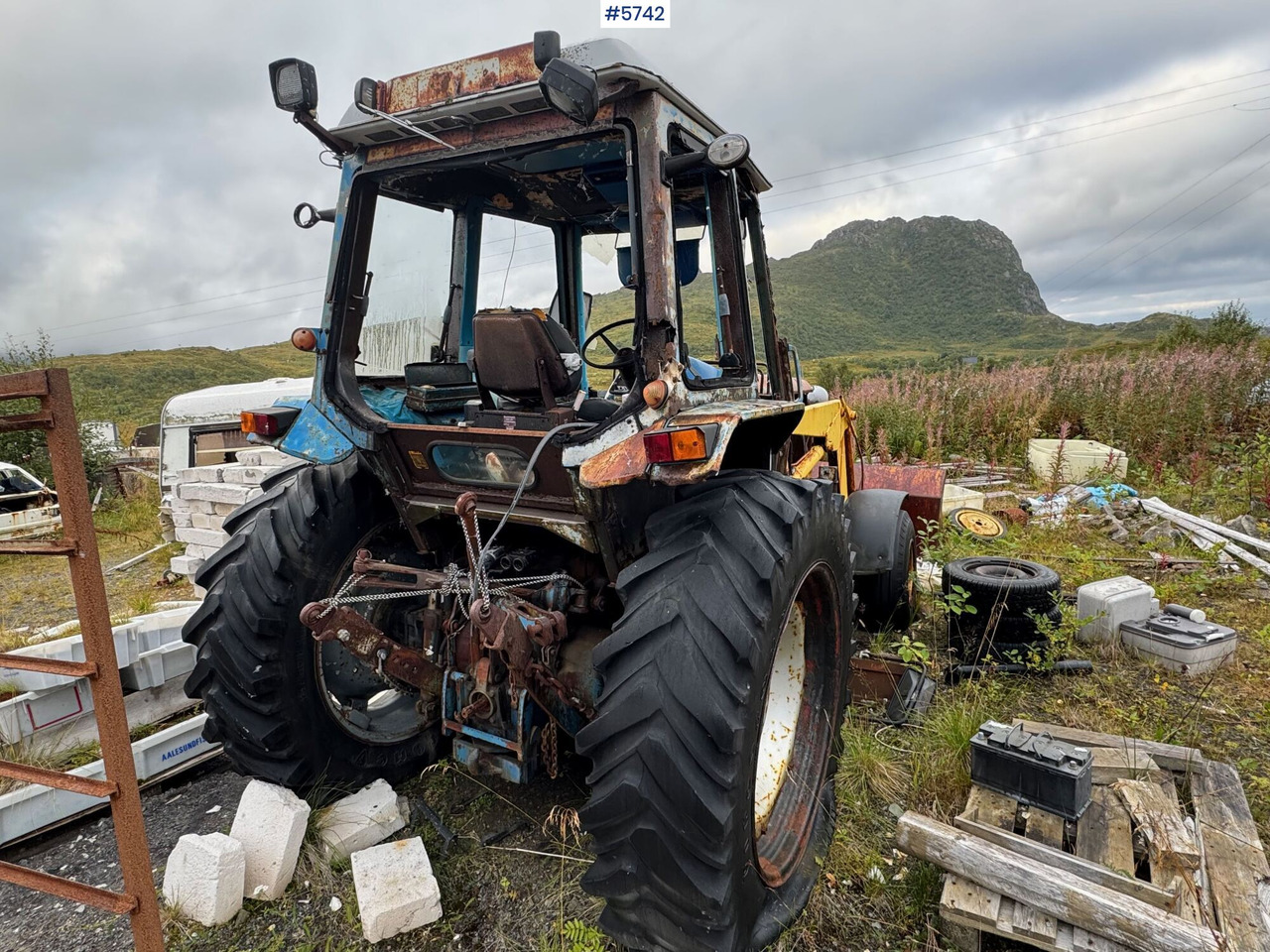 Circa 1987 Ford 7700 with Malm Orstad loader! - Farm tractor: picture 5 Circa 1987 Ford 7700 with Malm Orstad loader! - Farm tractor: picture 5