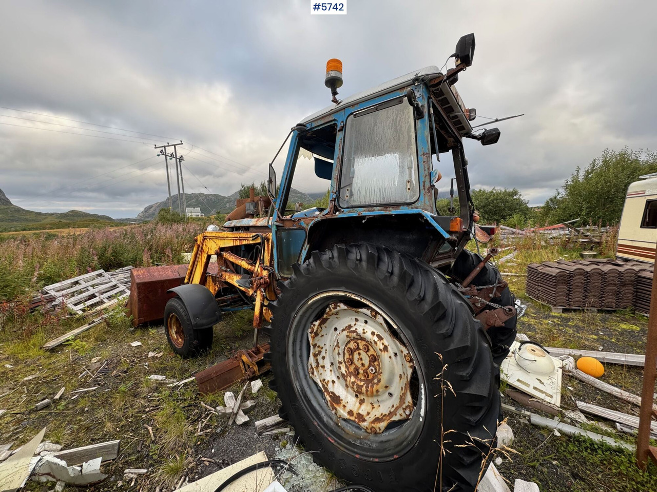 Circa 1987 Ford 7700 with Malm Orstad loader! - Farm tractor: picture 3 Circa 1987 Ford 7700 with Malm Orstad loader! - Farm tractor: picture 3