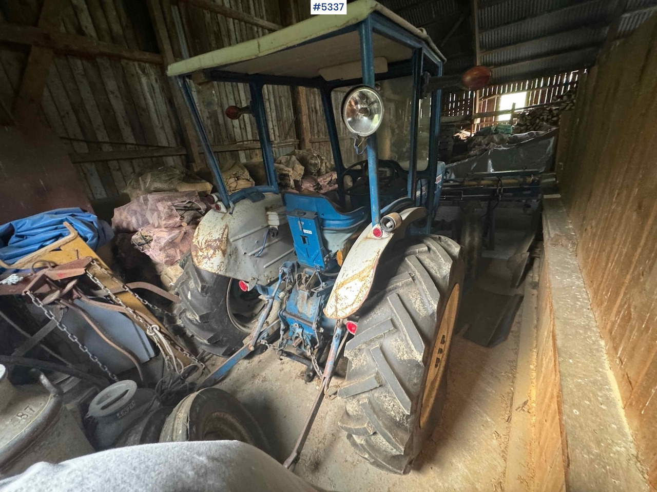 Farm tractor Ford 3000 traktor m/ skuffe: picture 6 Farm tractor Ford 3000 traktor m/ skuffe: picture 6