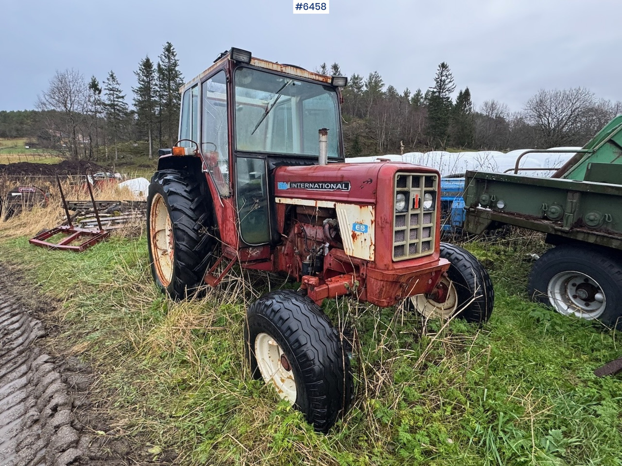 International 574 tractor - Farm tractor: picture 1 International 574 tractor - Farm tractor: picture 1