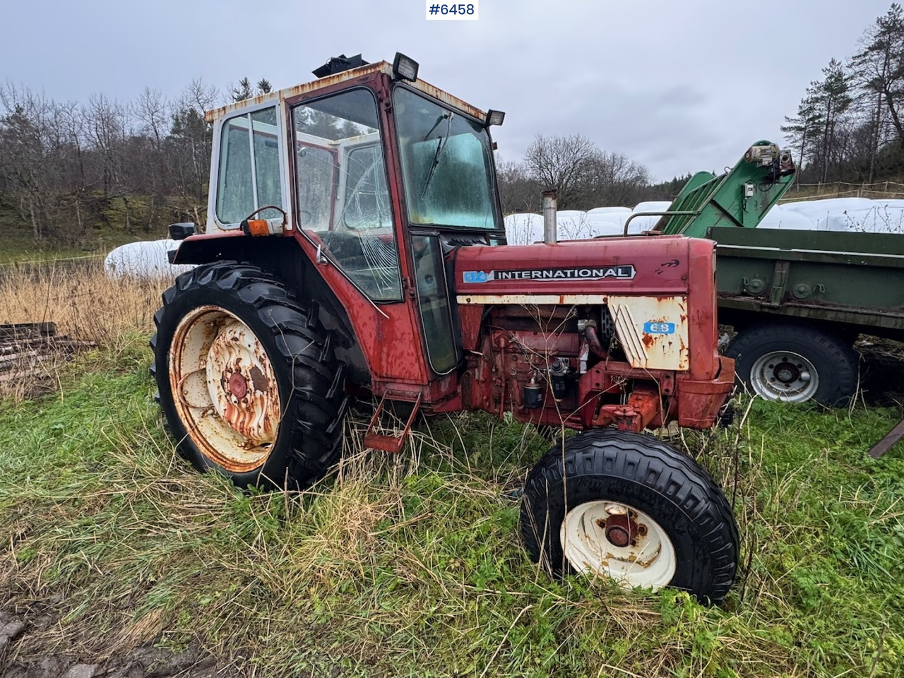 International 574 tractor - Farm tractor: picture 2 International 574 tractor - Farm tractor: picture 2