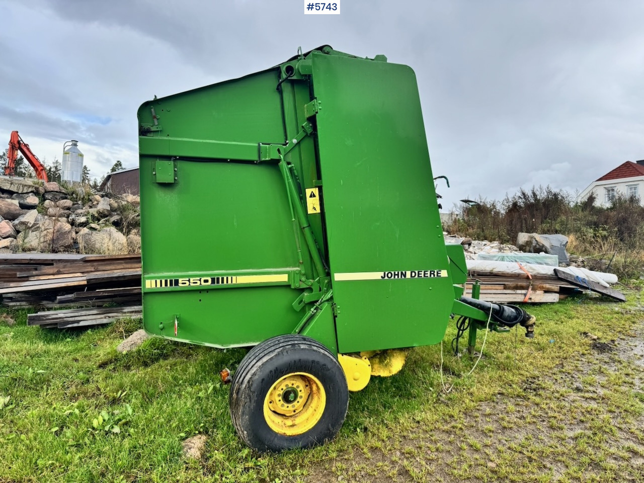 John Deere 550 Round Baler. - Tedding equipment: picture 5 John Deere 550 Round Baler. - Tedding equipment: picture 5