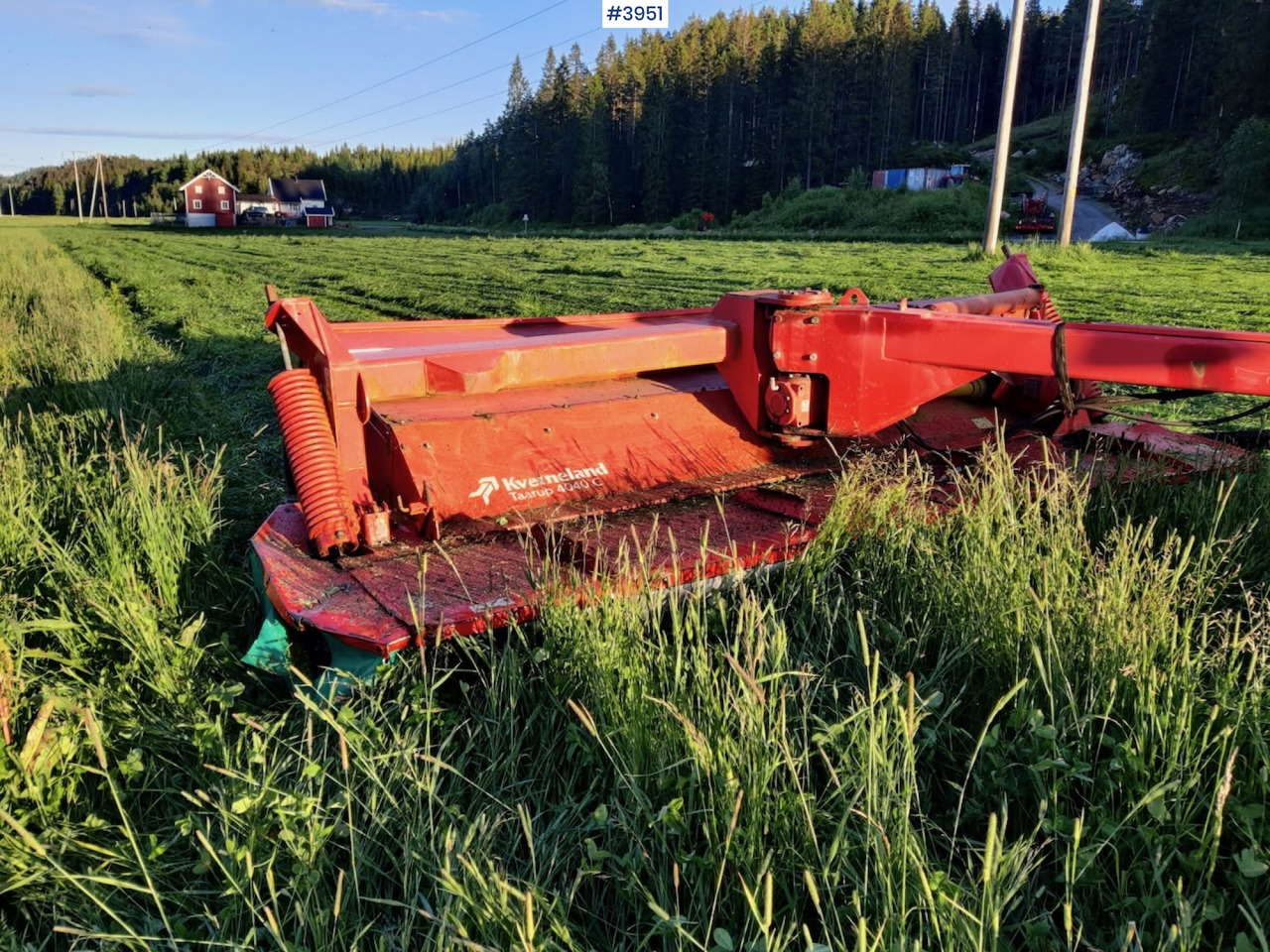 Kverneland Taarup 4040 C Mowing machine w/undercarriage - Tedding equipment: picture 1 Kverneland Taarup 4040 C Mowing machine w/undercarriage - Tedding equipment: picture 1