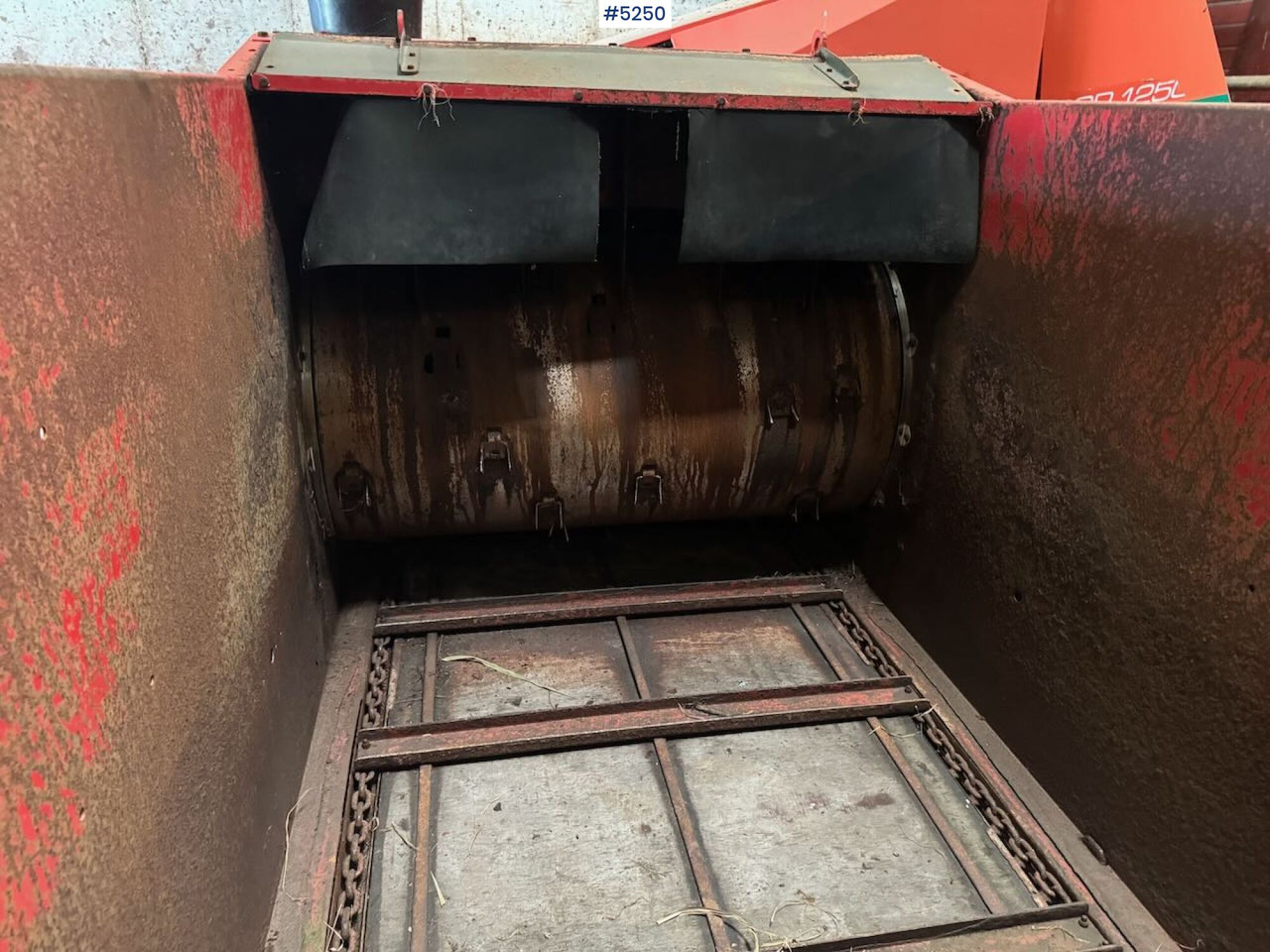 TKS K2 CombiCutter (round‑bale shredder/feeder machine) - Tedding equipment: picture 5 TKS K2 CombiCutter (round‑bale shredder/feeder machine) - Tedding equipment: picture 5