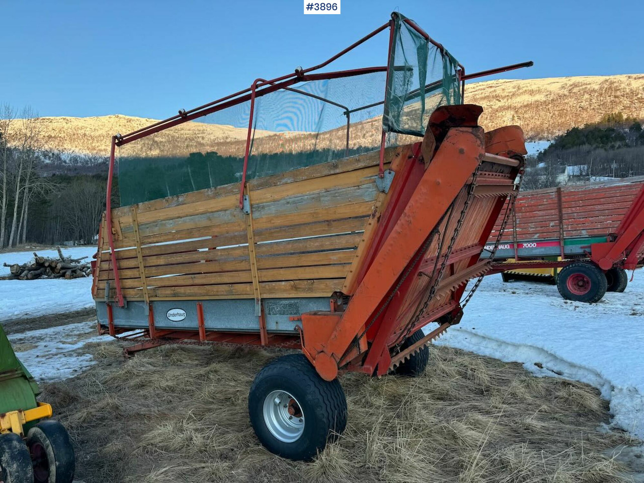 Underhaug 7012 Unloader wagon - Tedding equipment: picture 4 Underhaug 7012 Unloader wagon - Tedding equipment: picture 4