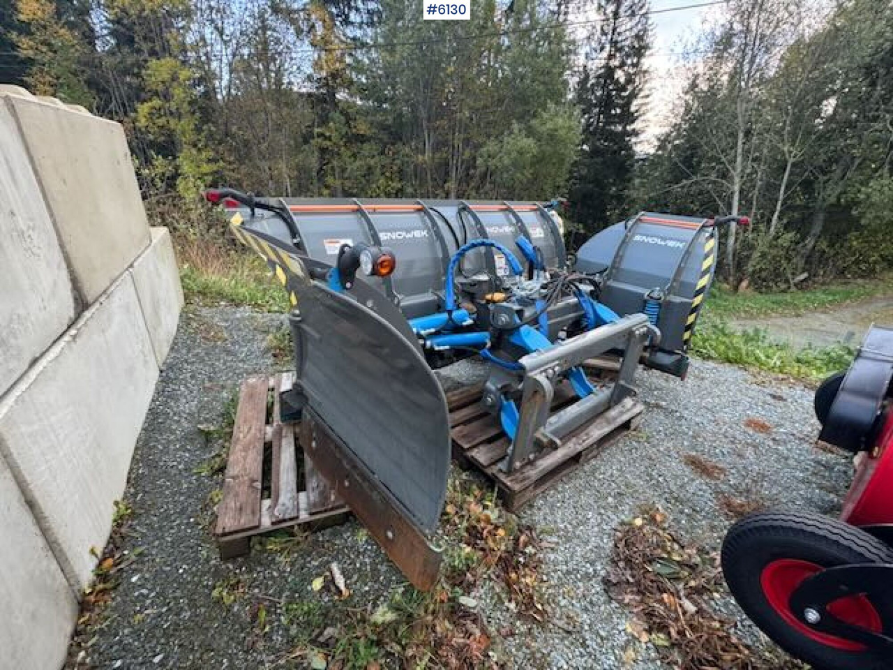 2023 Snowek U420 U-plow w/ remote control! - Utility/ Special vehicle: picture 1 2023 Snowek U420 U-plow w/ remote control! - Utility/ Special vehicle: picture 1