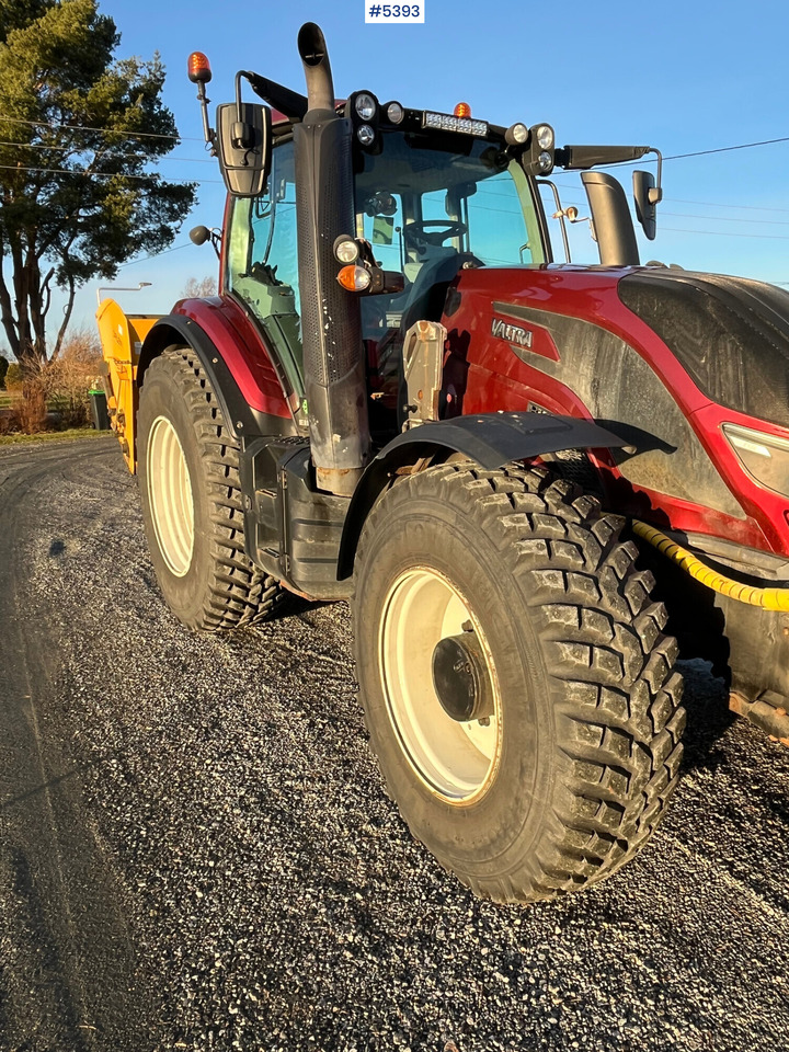 Valtra T 174 E Twintrac Tractor - Farm tractor: picture 2 Valtra T 174 E Twintrac Tractor - Farm tractor: picture 2