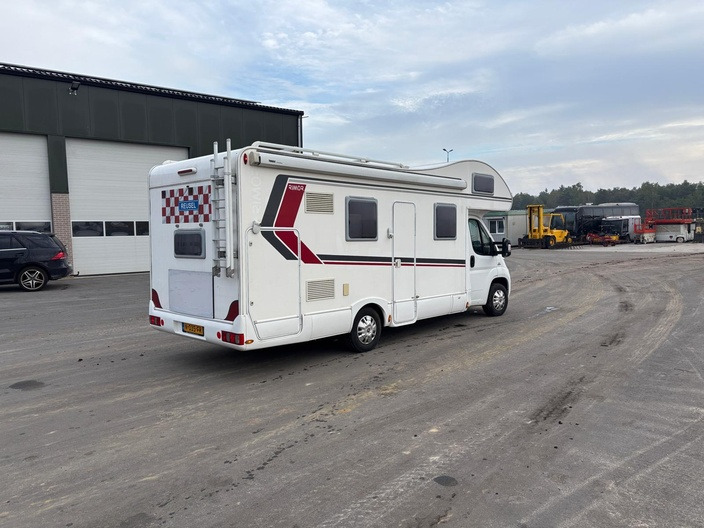 Rimor seal 9 - Alcove motorhome: picture 3 Rimor seal 9 - Alcove motorhome: picture 3