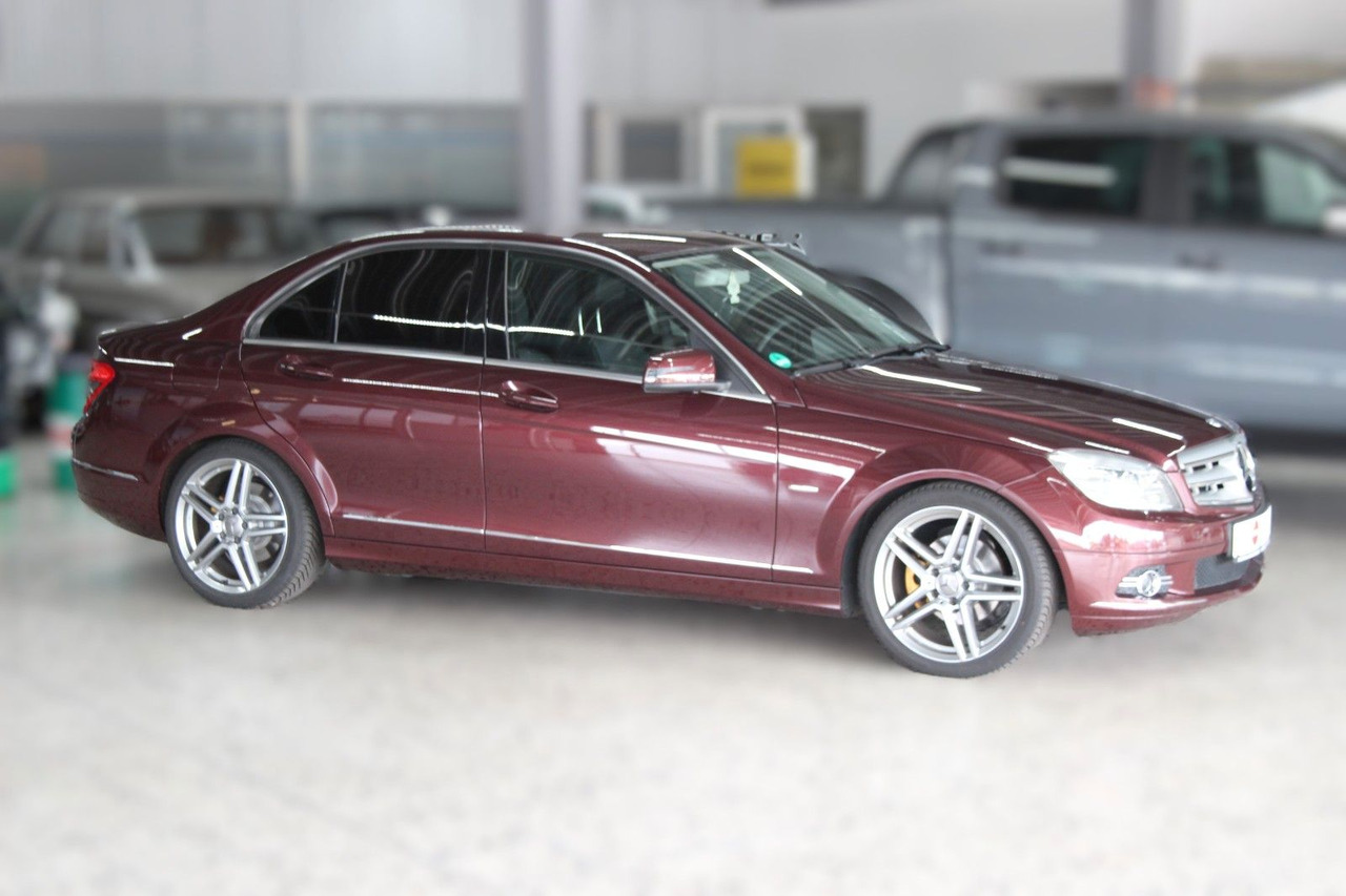 Mercedes-Benz C 230 Avantgarde Automatik sehr gepflegt! 130tKM - Sedan: picture 1 Mercedes-Benz C 230 Avantgarde Automatik sehr gepflegt! 130tKM - Sedan: picture 1