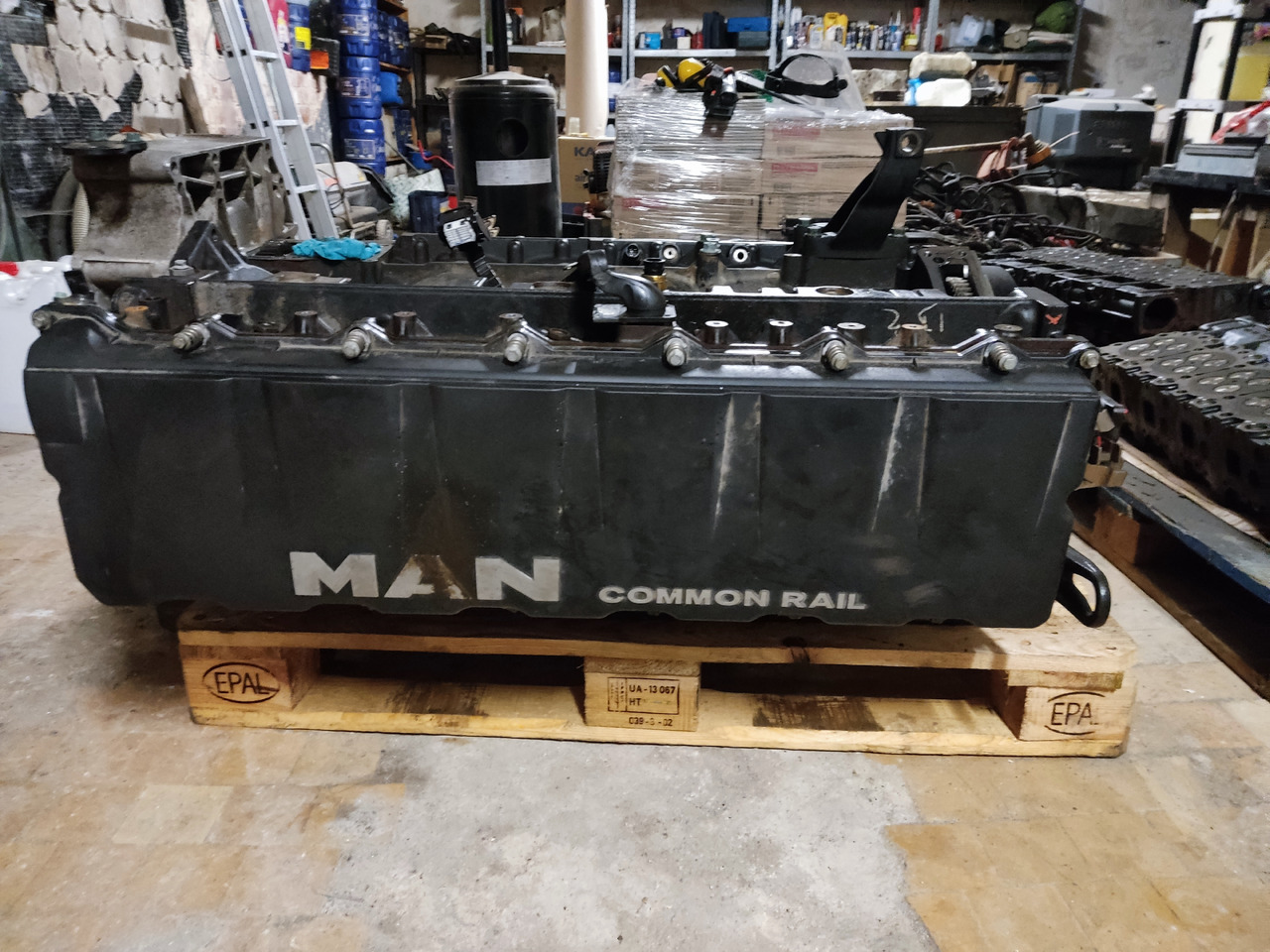 MAN Engine D2676LF78 - Engine: picture 2 MAN Engine D2676LF78 - Engine: picture 2
