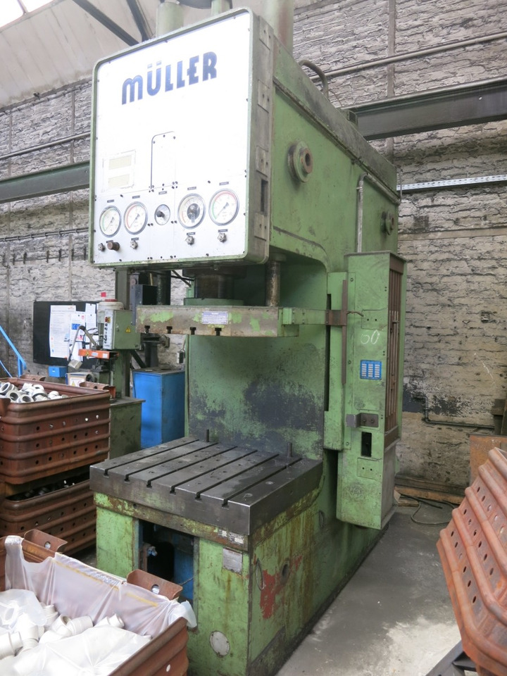 MÜLLER-WEINGARTEN CAZ 100 5.1. - Metalworking machinery: picture 1 MÜLLER-WEINGARTEN CAZ 100 5.1. - Metalworking machinery: picture 1