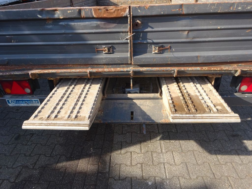 Low loader trailer Blomenröhr 692/8900 Tandem-Anhänger mit 2 Achsen Blomenröhr 692/8900 Tandem-Anhänger mit 2 Achsen: picture 9 Low loader trailer Blomenröhr 692/8900 Tandem-Anhänger mit 2 Achsen Blomenröhr 692/8900 Tandem-Anhänger mit 2 Achsen: picture 9