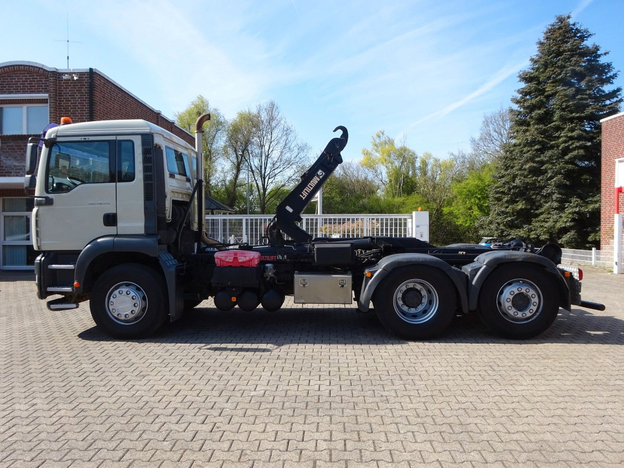 MAN 26.310 TGA Knickbarer Haken mit Lift+Lenkachse - Hook lift truck: picture 5 MAN 26.310 TGA Knickbarer Haken mit Lift+Lenkachse - Hook lift truck: picture 5