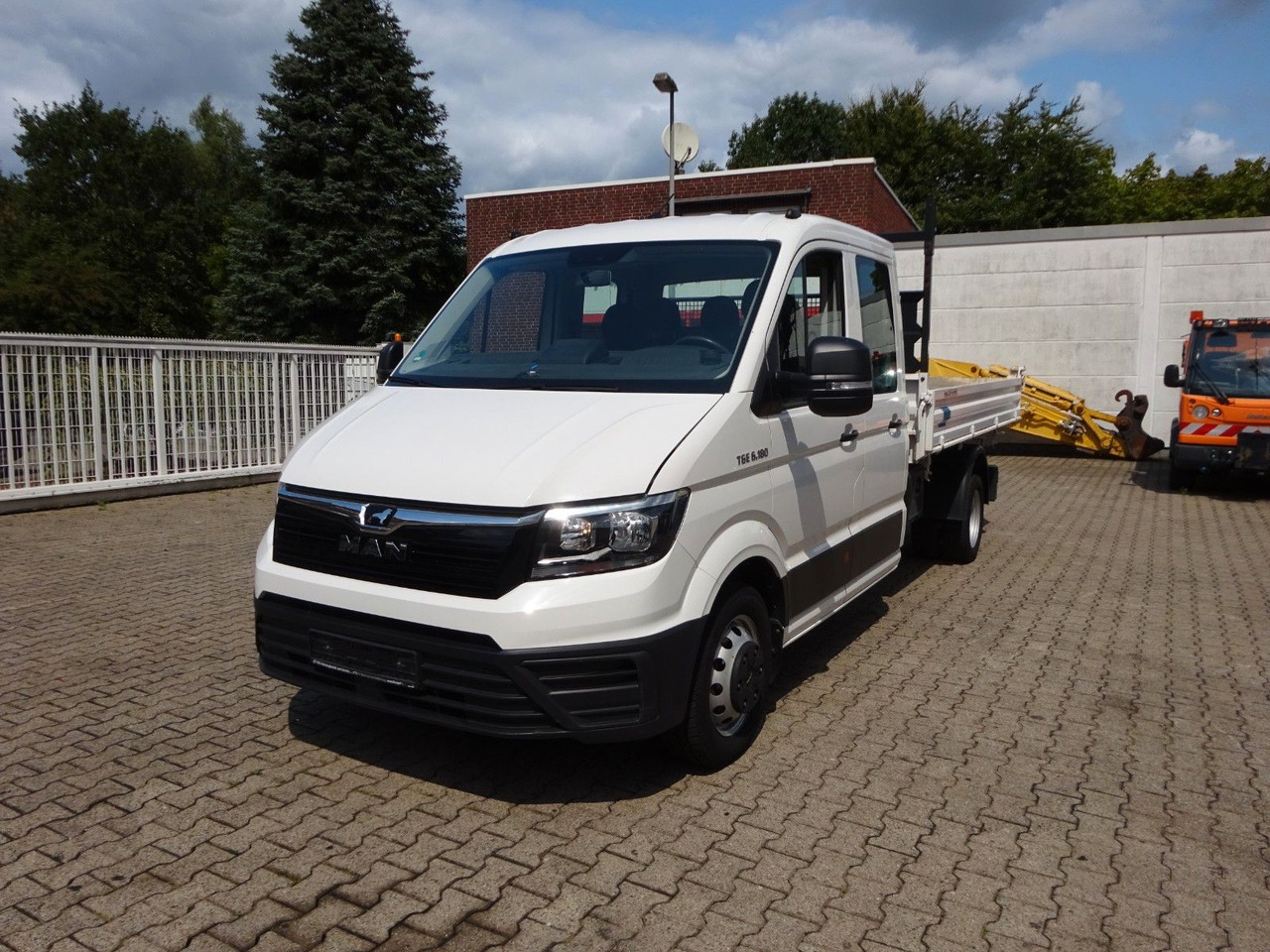 MAN 6.180 TGE MEILLER 3Skipper Doppelkabine 4x2 - Tipper van, Combi van: picture 2 MAN 6.180 TGE MEILLER 3Skipper Doppelkabine 4x2 - Tipper van, Combi van: picture 2