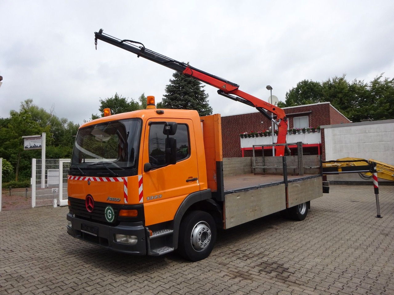 Mercedes-Benz 1323 Atego Pritsche + PK 9501 Kran 4x2 - Dropside/ Flatbed truck, Crane truck: picture 2 Mercedes-Benz 1323 Atego Pritsche + PK 9501 Kran 4x2 - Dropside/ Flatbed truck, Crane truck: picture 2