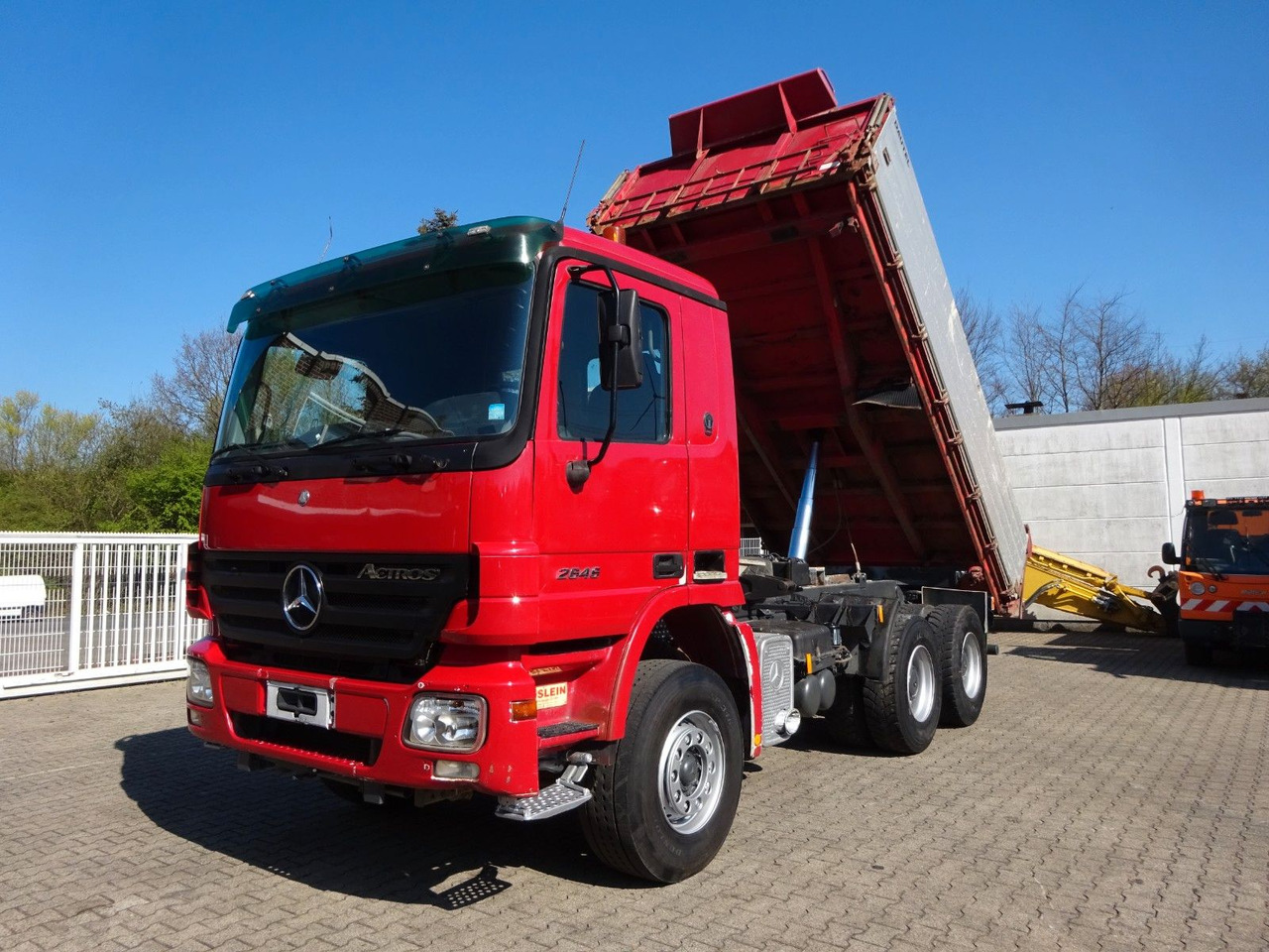 Mercedes-Benz 2646 Actros 3Seitenkipper 6x4 - Tipper: picture 1 Mercedes-Benz 2646 Actros 3Seitenkipper 6x4 - Tipper: picture 1