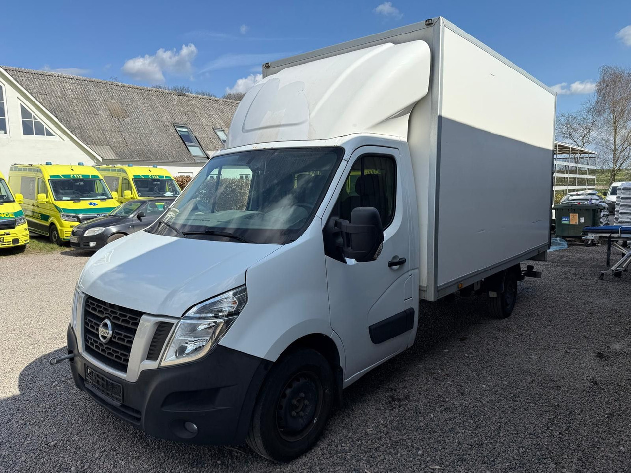 Nissan NV400 2.3DCi *BOX+Lift 3,5t *CAMERA motor schade - Closed box van: picture 2 Nissan NV400 2.3DCi *BOX+Lift 3,5t *CAMERA motor schade - Closed box van: picture 2
