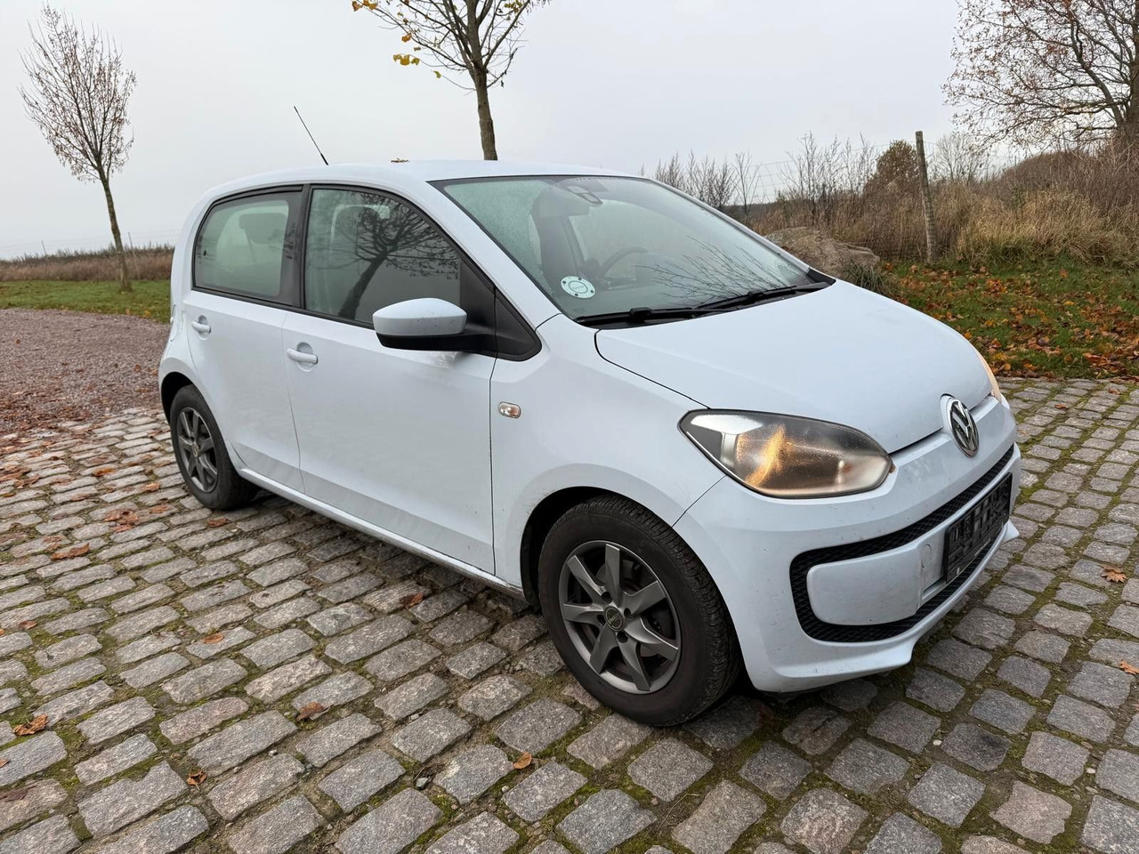 Volkswagen 1.0 MPI move up! *A/C - Car: picture 1 Volkswagen 1.0 MPI move up! *A/C - Car: picture 1