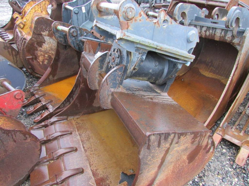 NSB E 160 Schwenktieflöffel 1400 mm OQ 65 / 7.500 - Attachment for Construction machinery: picture 2 NSB E 160 Schwenktieflöffel 1400 mm OQ 65 / 7.500 - Attachment for Construction machinery: picture 2