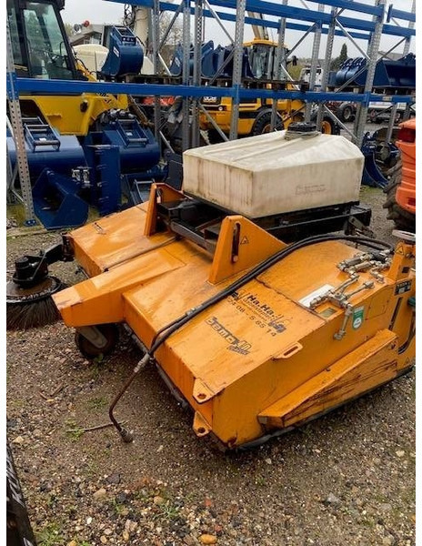 Bema 40 Classic 2050 Kehrbesen 2.200 EUR - Broom for Construction machinery: picture 4 Bema 40 Classic 2050 Kehrbesen 2.200 EUR - Broom for Construction machinery: picture 4