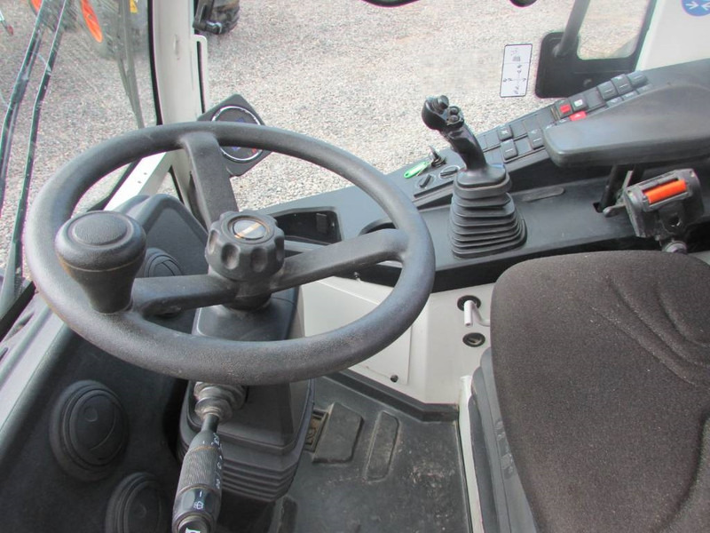 Wheel loader Liebherr L 506 Compact Radlader 41.500 EUR: picture 10