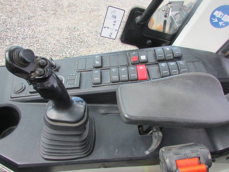 Wheel loader Liebherr L 506 Compact Radlader 41.500 EUR: picture 11