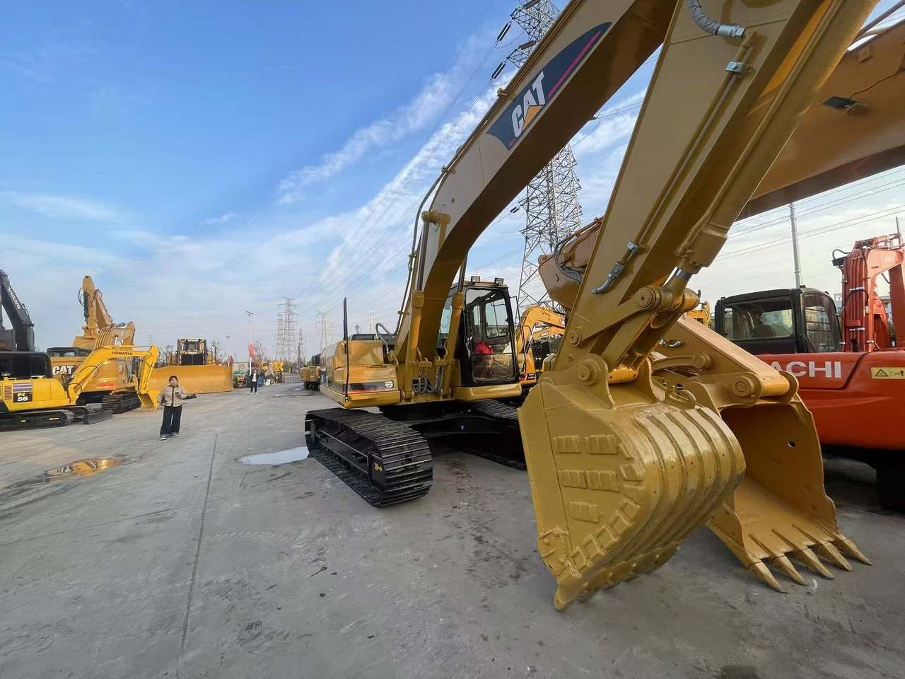 CATERPILLAR 320BL - Crawler excavator: picture 3 CATERPILLAR 320BL - Crawler excavator: picture 3