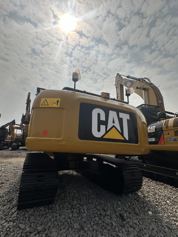 CATERPILLAR 320D2 - Crawler excavator: picture 2 CATERPILLAR 320D2 - Crawler excavator: picture 2
