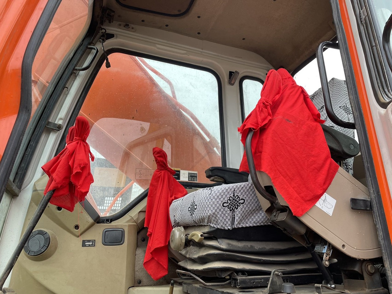 DOOSAN DH220 - Crawler excavator: picture 5 DOOSAN DH220 - Crawler excavator: picture 5