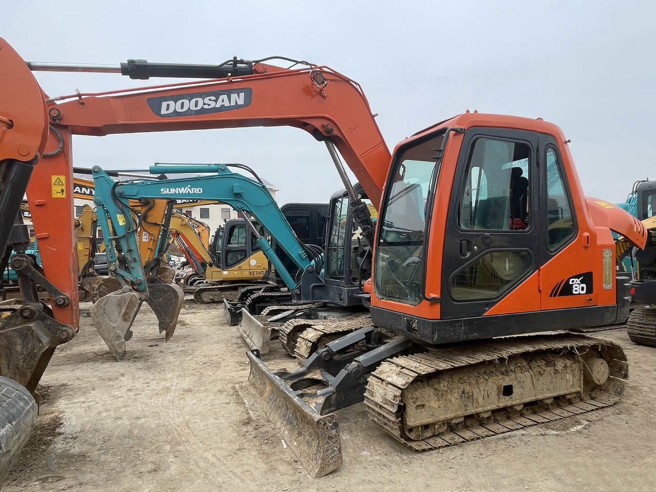 DOOSAN DX80 - Crawler excavator: picture 1 DOOSAN DX80 - Crawler excavator: picture 1