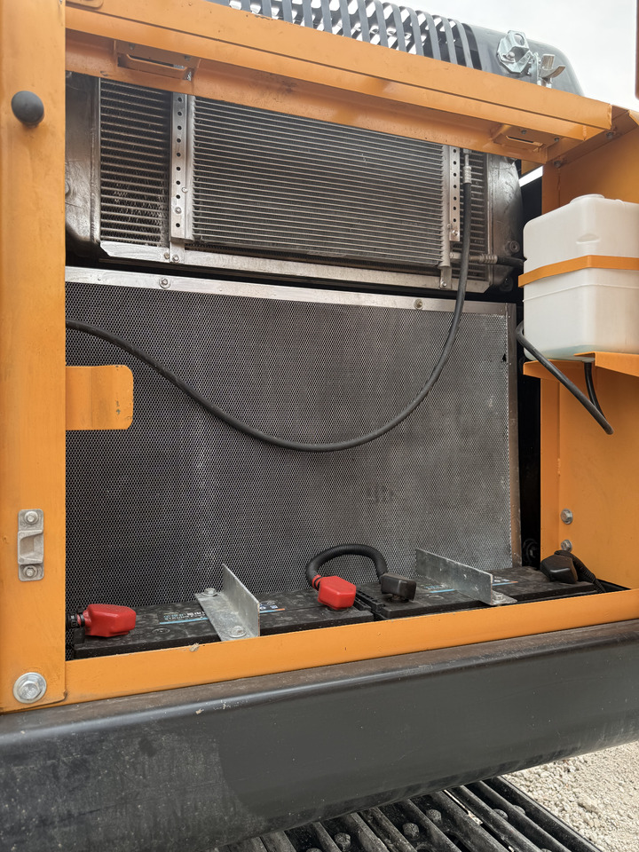 HYUNDAI HX220HD - Crawler excavator: picture 5 HYUNDAI HX220HD - Crawler excavator: picture 5