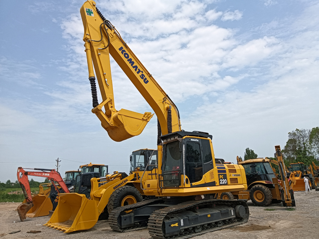 KOMATSU PC 220-8 - Crawler excavator: picture 1 KOMATSU PC 220-8 - Crawler excavator: picture 1