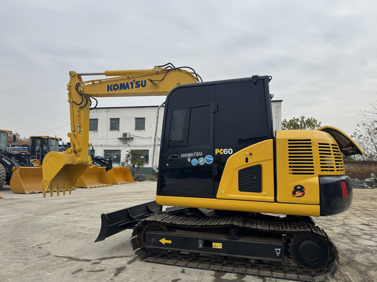 KOMATSU PC60-8 - Crawler excavator: picture 1 KOMATSU PC60-8 - Crawler excavator: picture 1