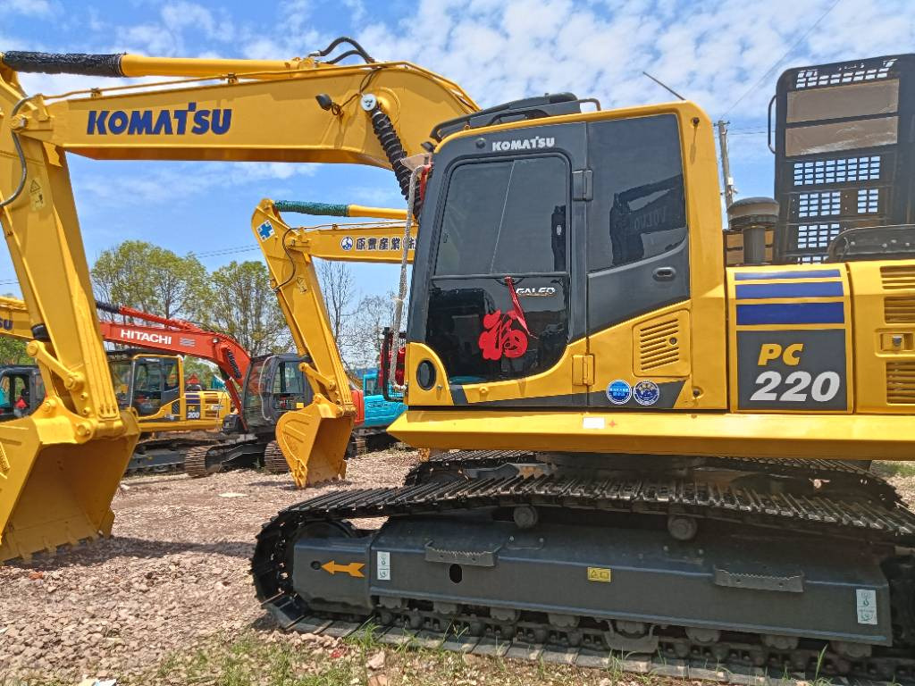 Komatsu PC 220-8 - Crawler excavator: picture 3 Komatsu PC 220-8 - Crawler excavator: picture 3
