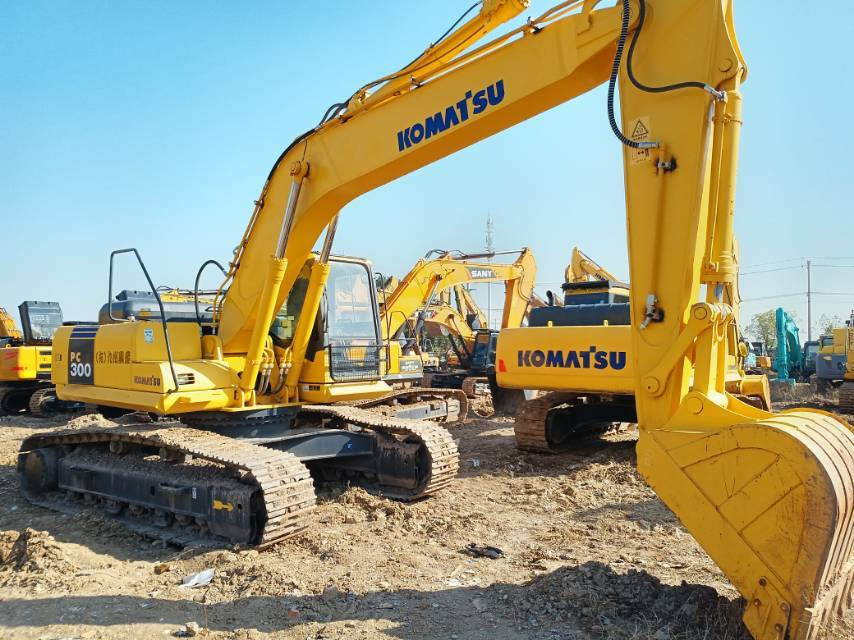 Komatsu PC 300 - Crawler excavator: picture 3 Komatsu PC 300 - Crawler excavator: picture 3