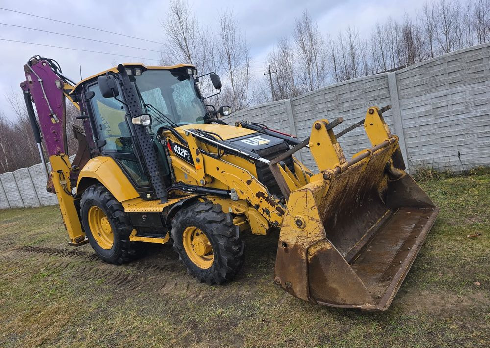 Caterpillar - Backhoe loader: picture 2 Caterpillar - Backhoe loader: picture 2