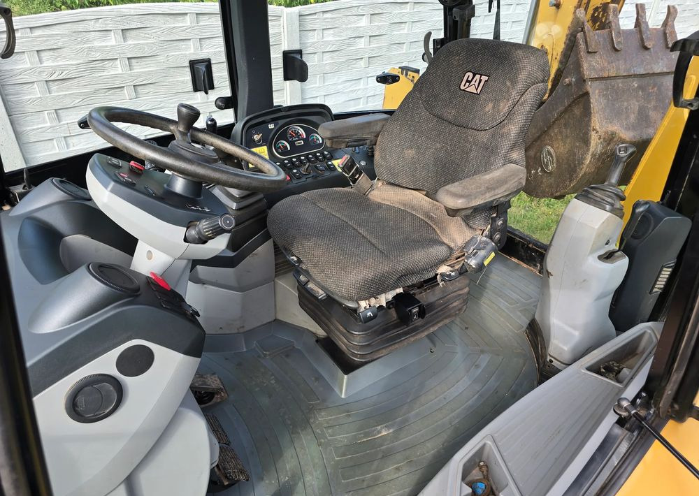 Caterpillar - Backhoe loader: picture 2 Caterpillar - Backhoe loader: picture 2
