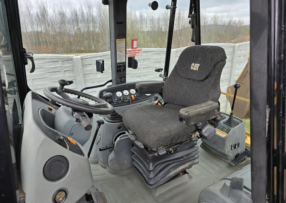 Caterpillar - Backhoe loader: picture 2 Caterpillar - Backhoe loader: picture 2