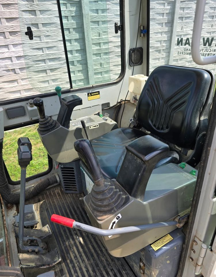 Takeuchi - Mini excavator: picture 2 Takeuchi - Mini excavator: picture 2