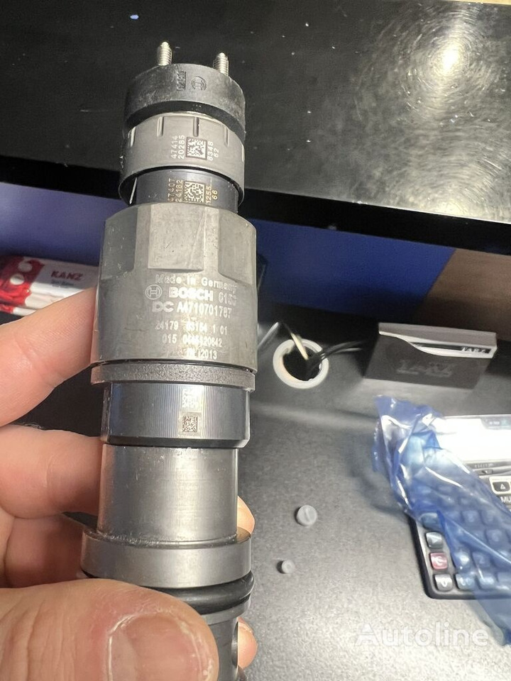 Bosch 2025 A4710701787 Bosch 2018-2025 truck - Injector for Truck: picture 1 Bosch 2025 A4710701787 Bosch 2018-2025 truck - Injector for Truck: picture 1