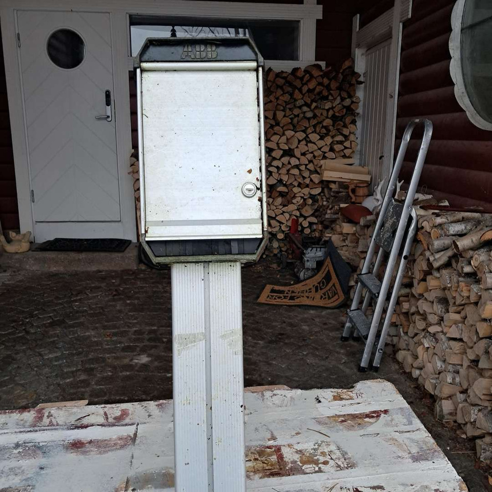 ABB Stikkontaktsøyle (2) - Tool/ Equipment: picture 1 ABB Stikkontaktsøyle (2) - Tool/ Equipment: picture 1