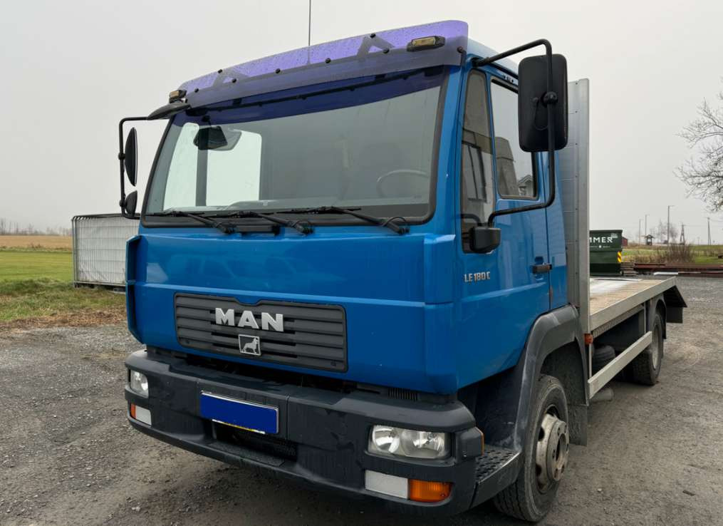 MAN LE 180 C Bilfrakter Lett lastebil - Tow truck: picture 1 MAN LE 180 C Bilfrakter Lett lastebil - Tow truck: picture 1