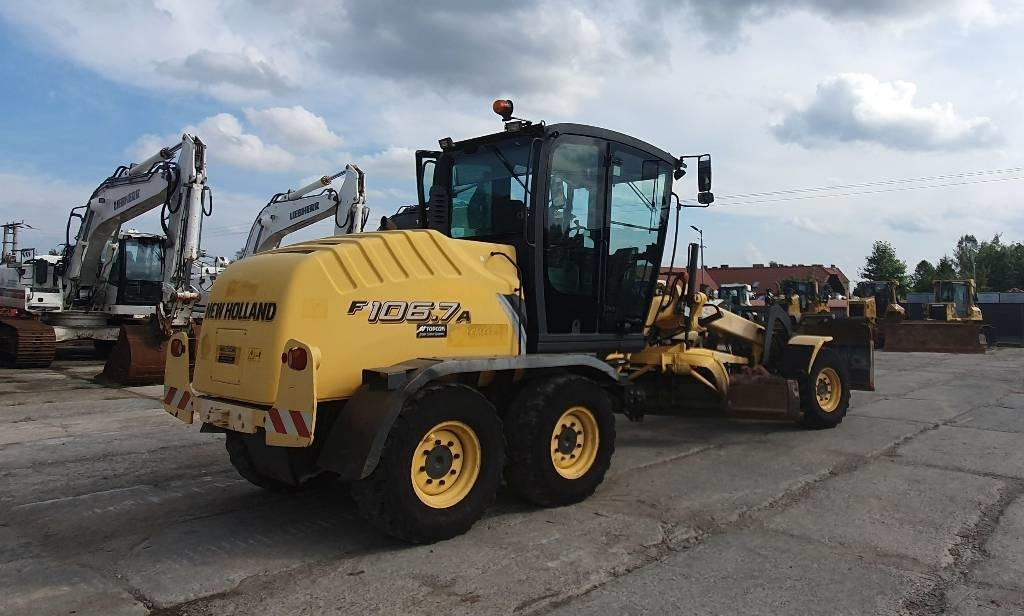New Holland F 106.7 A - Grader: picture 4 New Holland F 106.7 A - Grader: picture 4