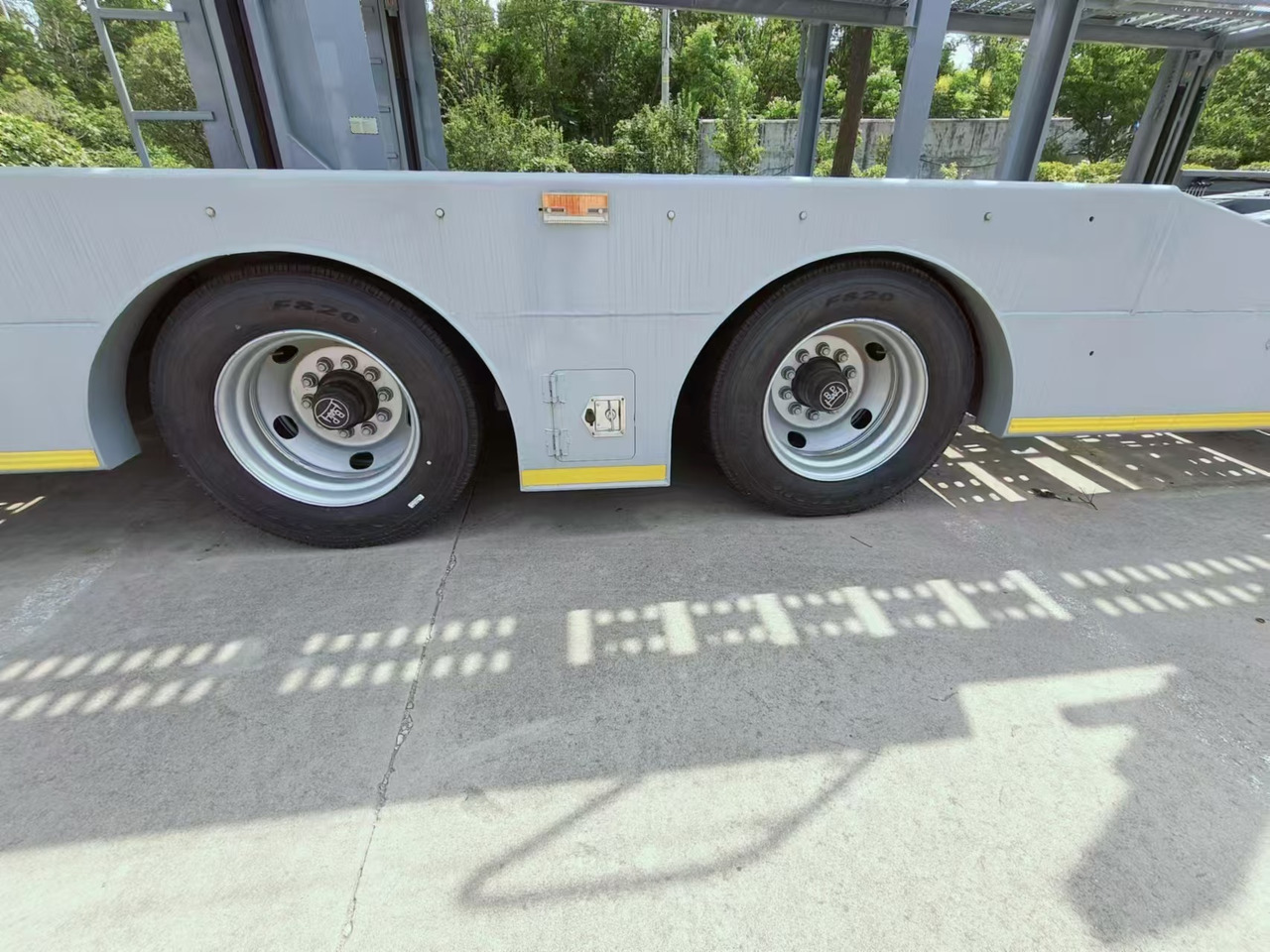 - Dropside/ Flatbed trailer: picture 2 - Dropside/ Flatbed trailer: picture 2