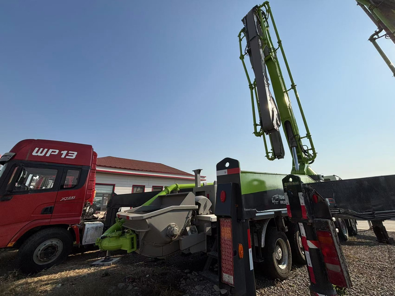 MERCEDES-BENZ - Concrete pump truck: picture 5 MERCEDES-BENZ - Concrete pump truck: picture 5