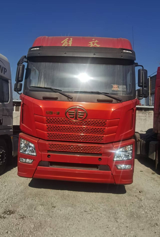 FAW - Tractor unit: picture 1 FAW - Tractor unit: picture 1