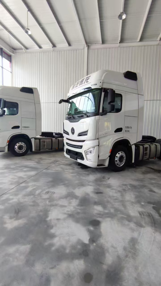 SHACMAN - Tractor unit: picture 2 SHACMAN - Tractor unit: picture 2