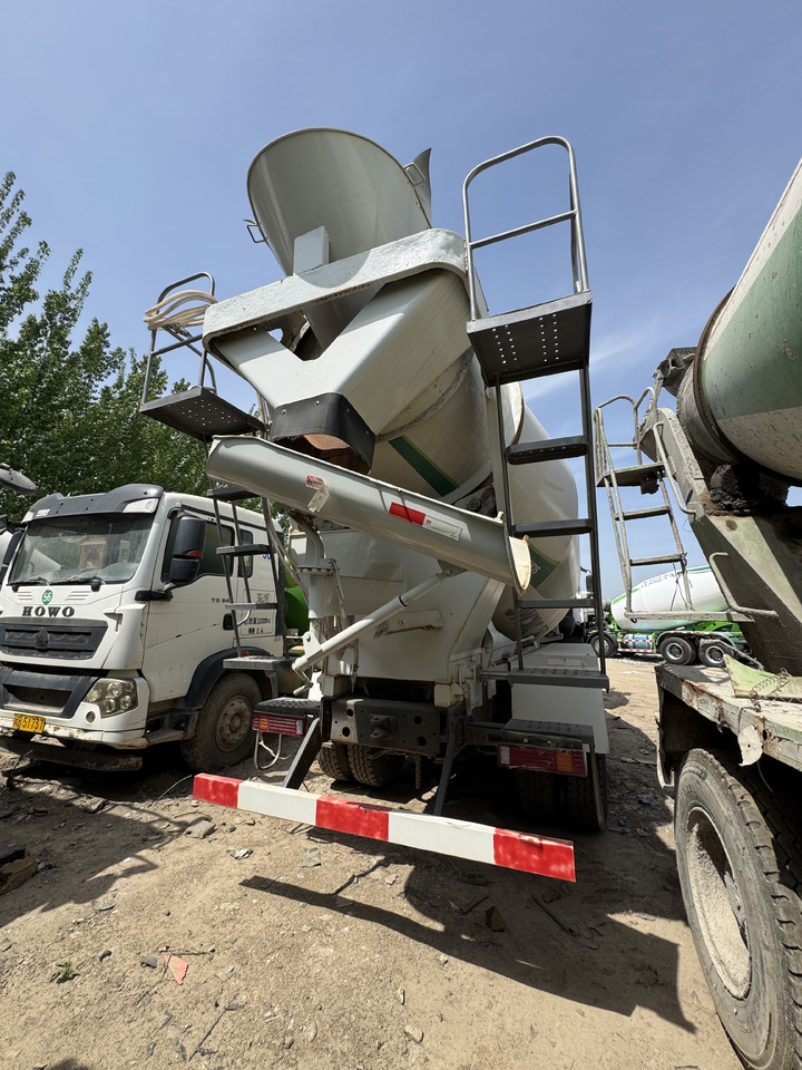Howo - Concrete mixer truck: picture 4 Howo - Concrete mixer truck: picture 4
