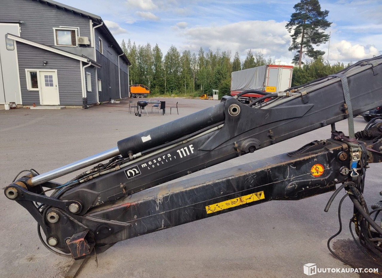 Loglift Mesera / Loglift F111FT Electrically operated log loader crane, 2011, 9,000 h, Hämeenlinna - Truck mounted crane: picture 4 Loglift Mesera / Loglift F111FT Electrically operated log loader crane, 2011, 9,000 h, Hämeenlinna - Truck mounted crane: picture 4