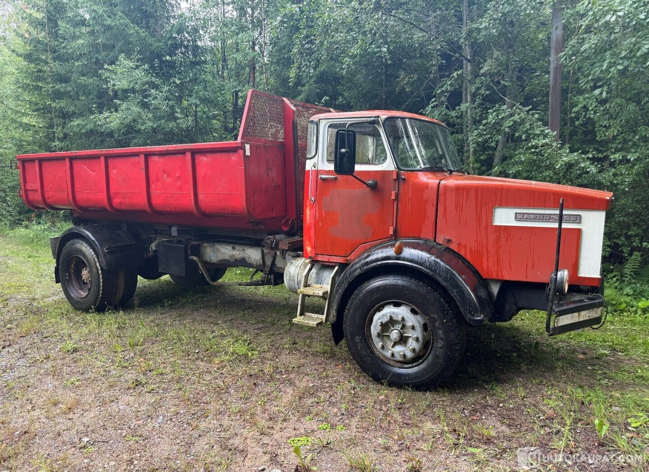 Sisu Karhu, kuorma-auto kipillä, 24 577 km, 1982, Lohja - Truck: picture 1 Sisu Karhu, kuorma-auto kipillä, 24 577 km, 1982, Lohja - Truck: picture 1